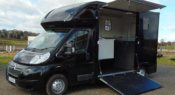 3.5 T Horsebox