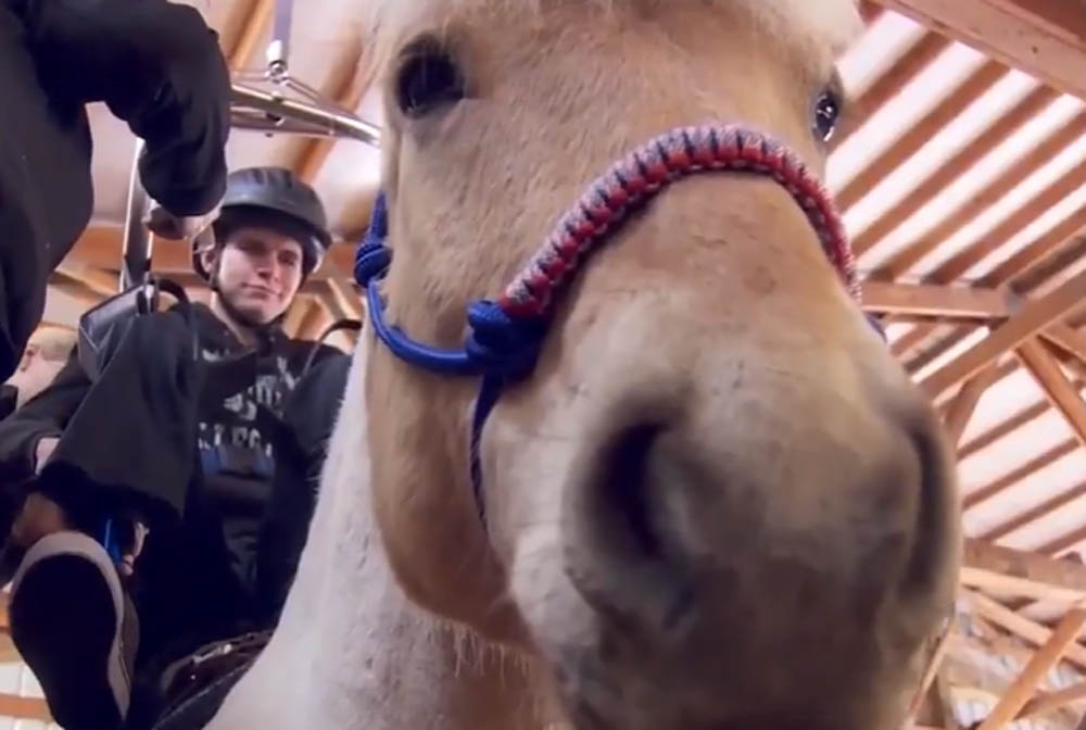 Army Veteran Overcomes Being A Triple Amputee After Serving In Afghanistan With The Help Of Horses 