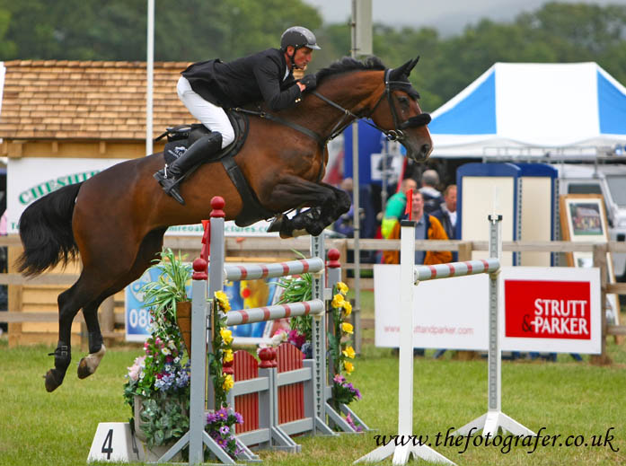 Showjumper Niagra B & Derek Morton