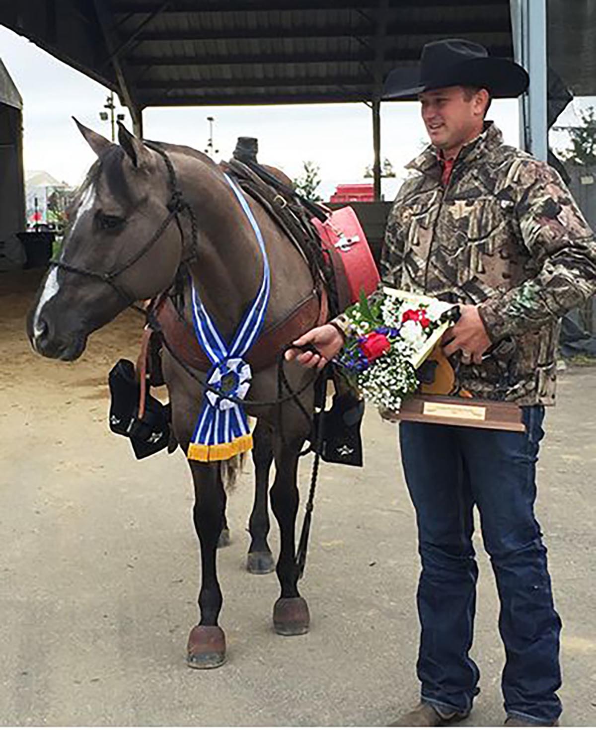 He Saves Horse off Kill Truck for $200. But Has No Idea He`s Just Bought Three-Time Champion