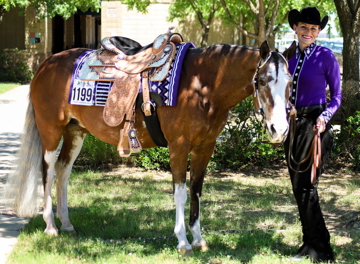 Abused Weanling Becomes Multiple World Champion - Kelly Lear and Singin Saddie Sue
