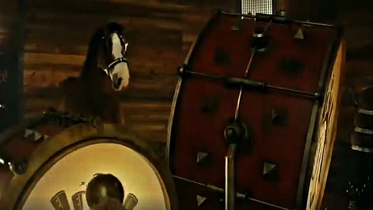 Budweiser Clydesdale`s - We Will Rock You